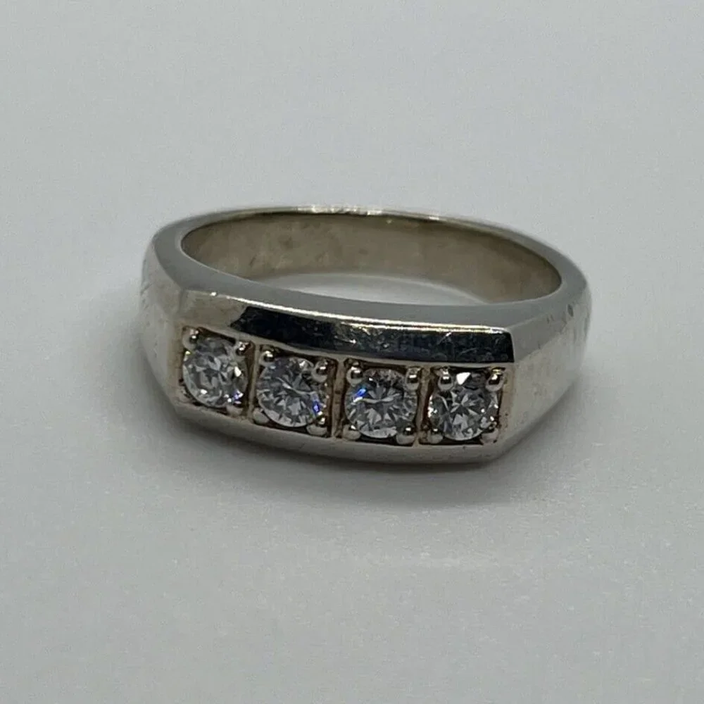 925 STERLING SILVER  CZ RING   SIZE 9